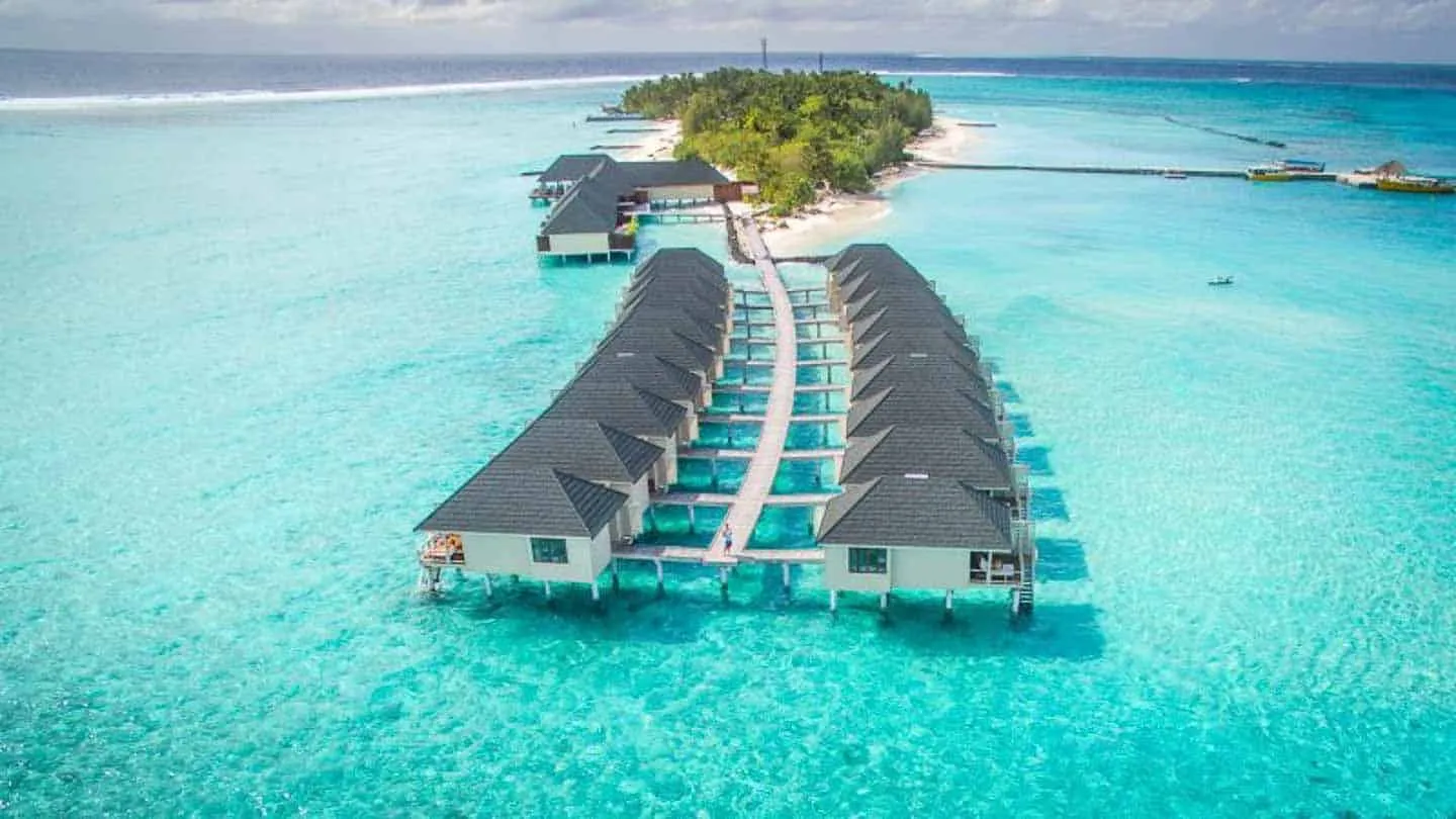 10021 maldives water villa privacy