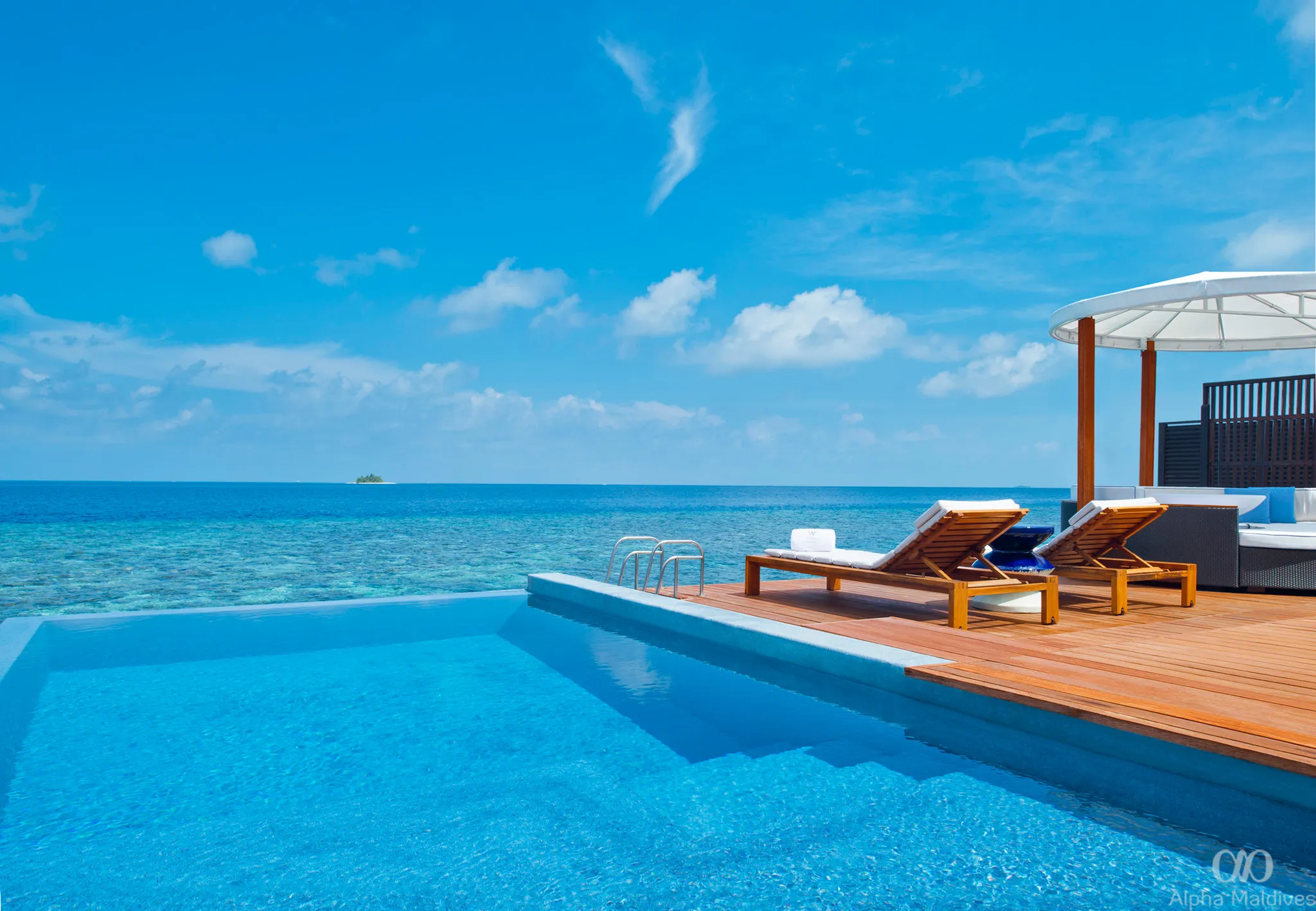 10021 w maldives resort