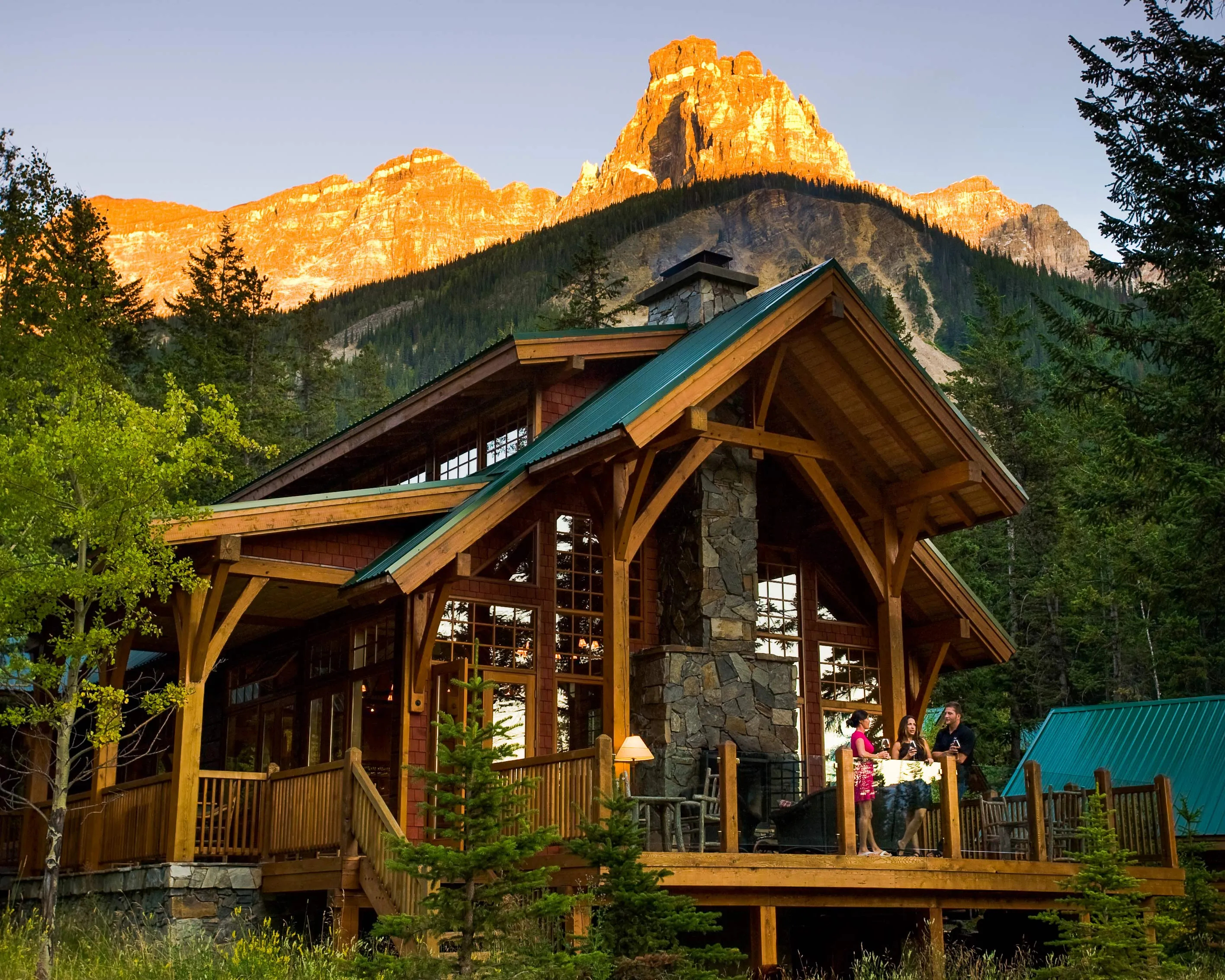10022 secluded cabin forest