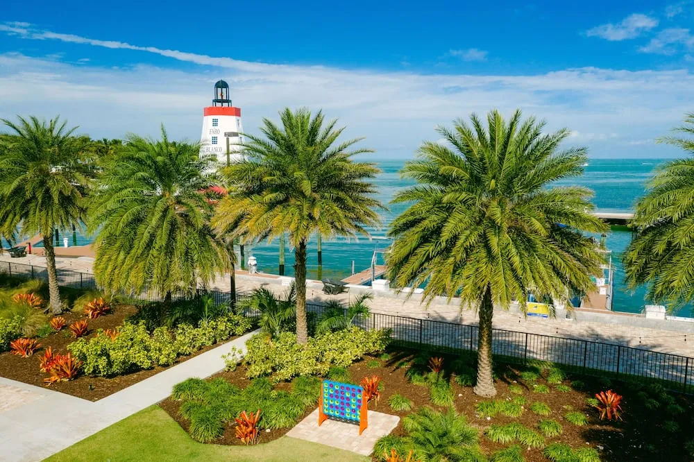 10211 florida keys resort room