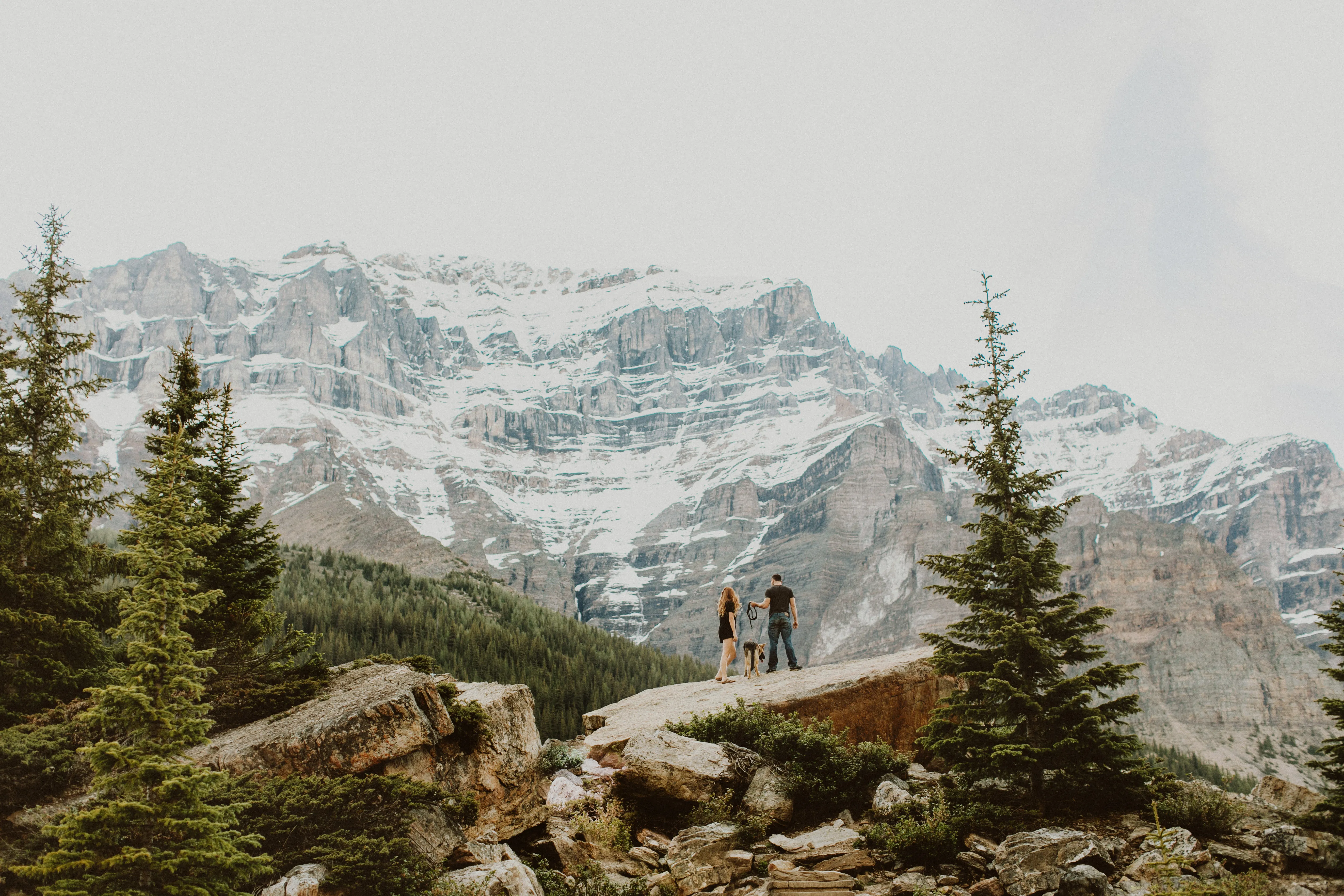 10281 banff hiking honeymoon
