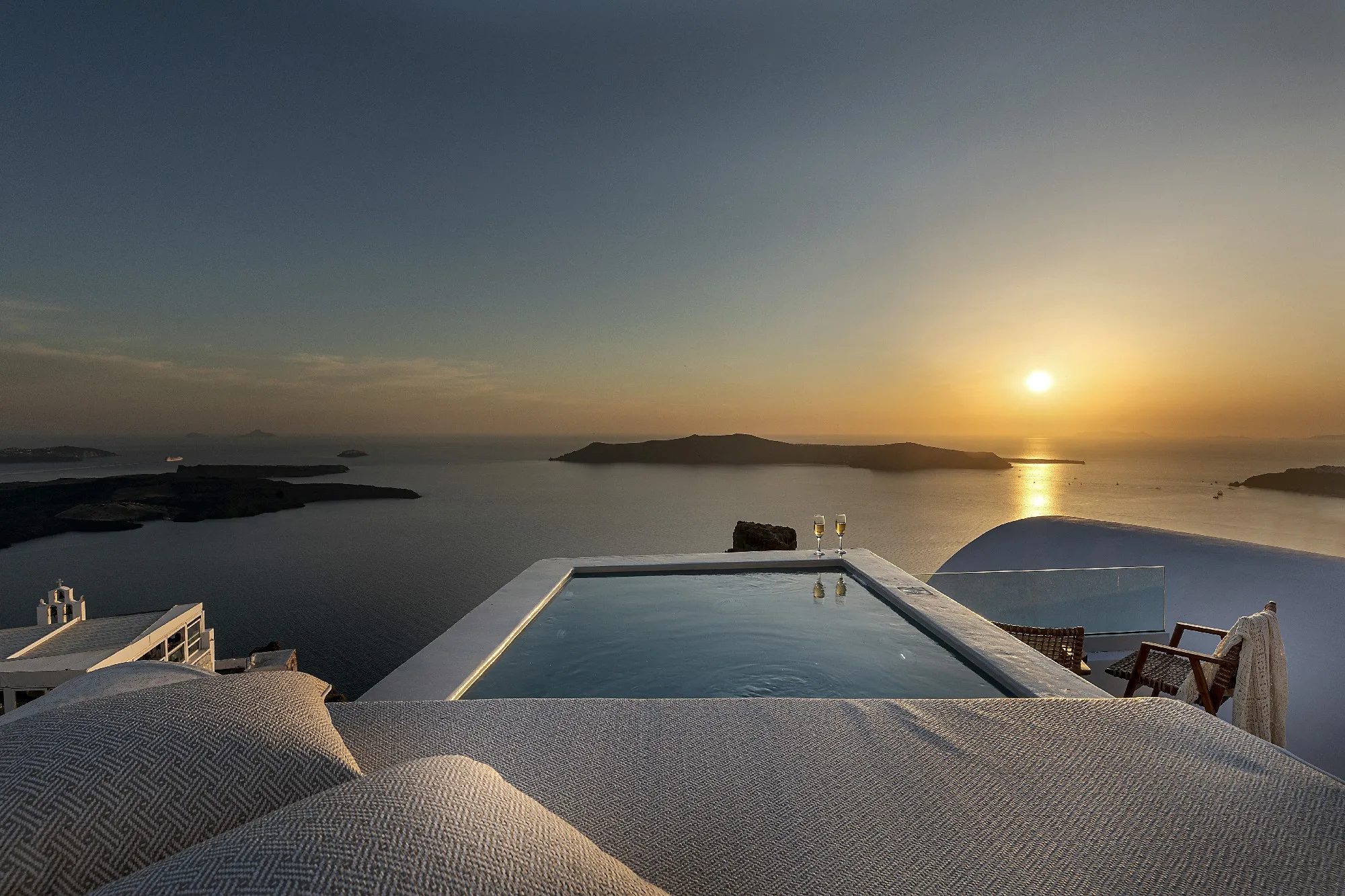 9992 imerovigli honeymoon suite view