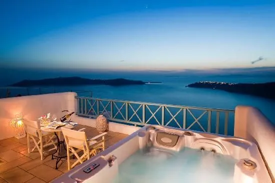 9992 imerovigli suite with jacuzzi
